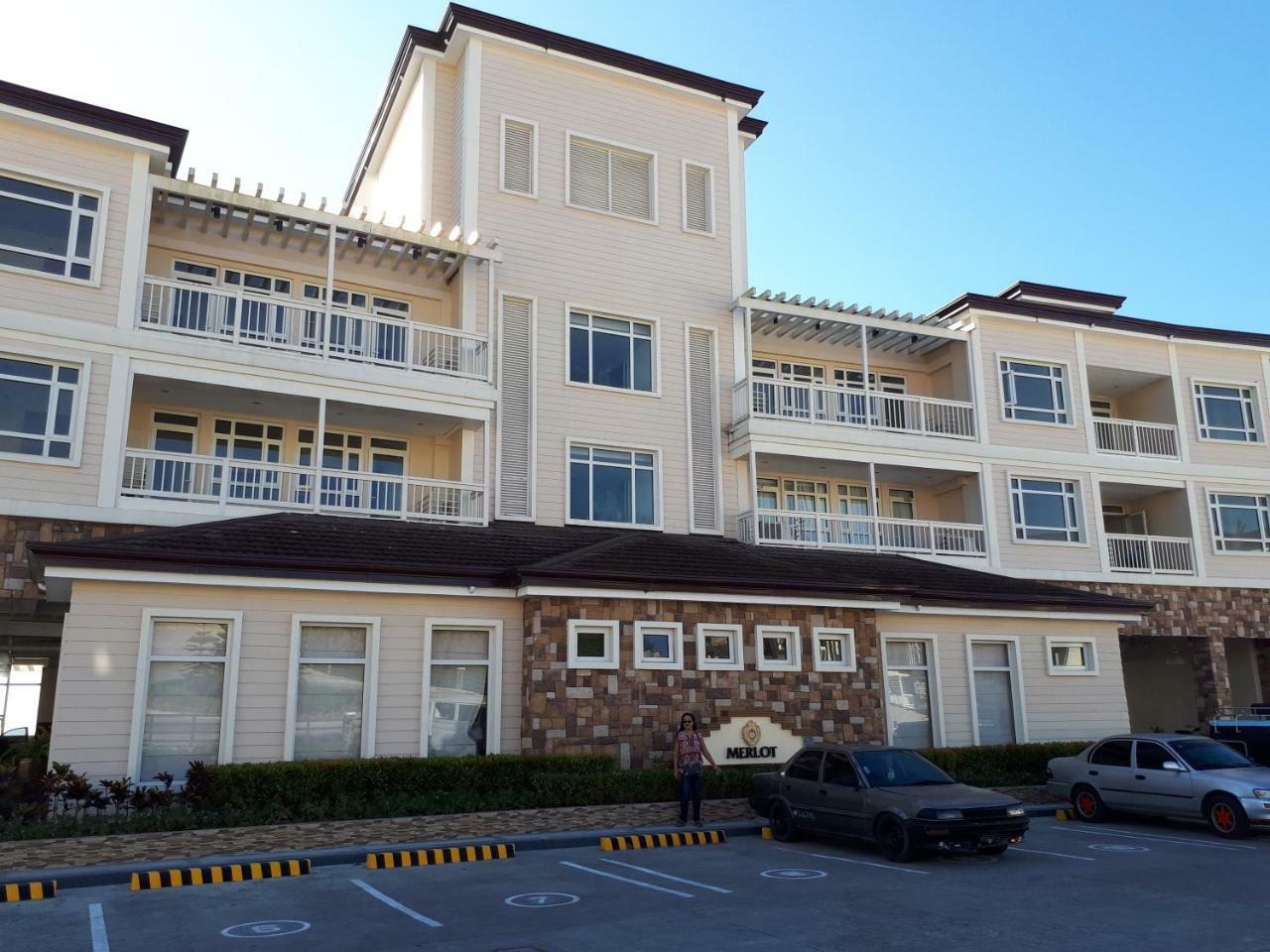 Twinlakes Tagaytay Merlot'S Ll1 1Br Suite W Taal View Tagaytay City Exterior photo